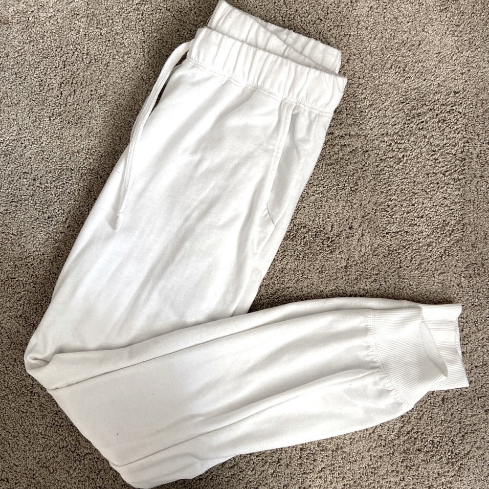 White Joggers🤍